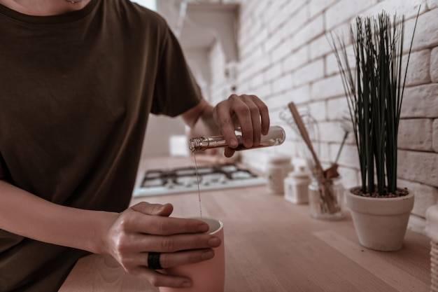 Jak odstraszyć komary z pokoju domowymi sposobami?