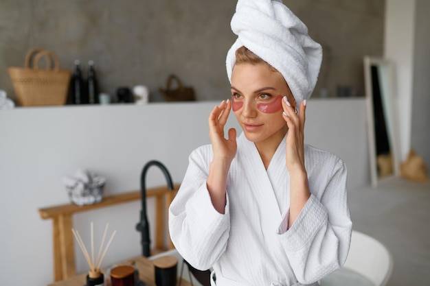 Jak powinna wyglądać codzienna pielęgnacja twarzy?