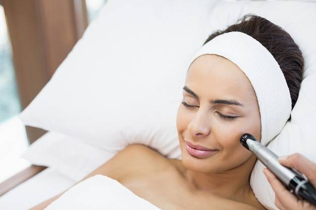 Jakie urządzenie do mezoterapii bezigłowej ranking wybrać do domowego użytku?